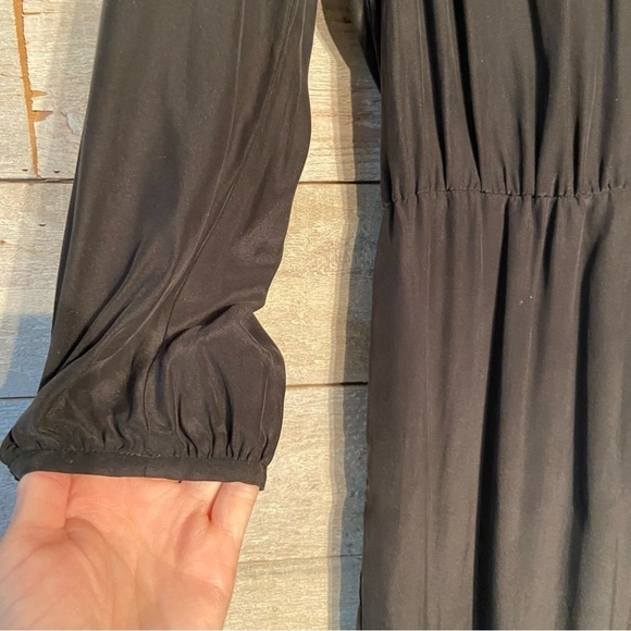 Club‎ Monaco 100%  silk black romper in size 0 - Picture 5 of 10